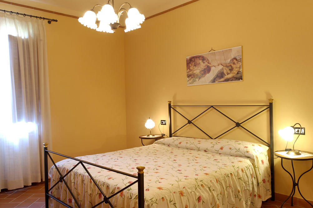 Agriturismo Montemari Villa Палая Стая снимка